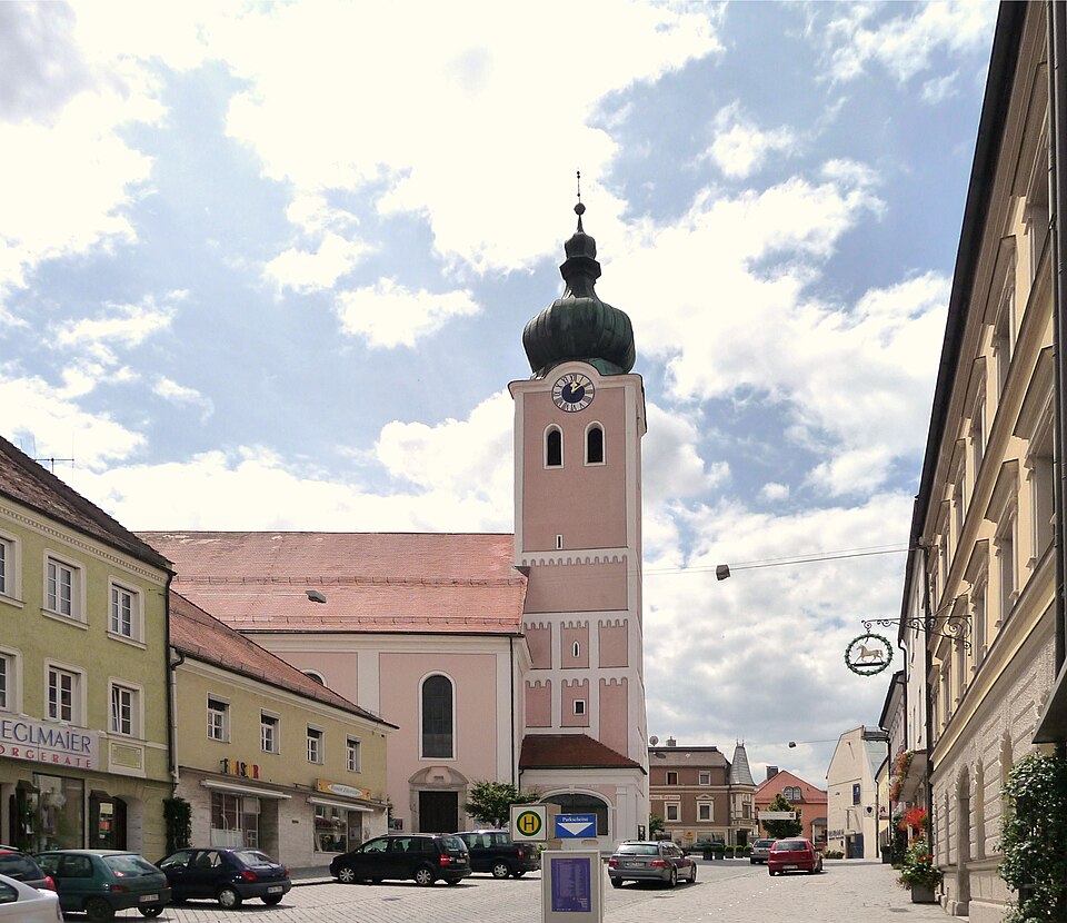 Wintergarten-Fachbetriebe in Landau an der Isar: Stadtpfarrkirche – Foto: Konrad Lackerbeck Wintergarten-Fachbetriebe in Landau an der Isar: Stadtpfarrkirche