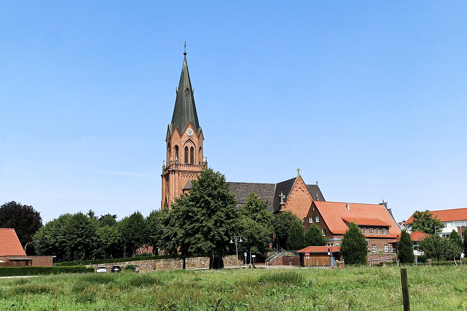 Wintergarten-Fachbetriebe in Lathen: Burgstraße + Kirchengarten – Foto: Frank Vincentz Wintergarten-Fachbetriebe in Lathen: Burgstraße + Kirchengarten