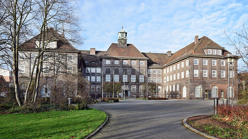 Wintergarten-Fachbetriebe in Lehrte: Rathaus