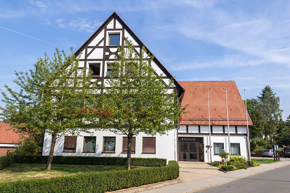 Wintergarten-Fachbetriebe in Leinburg: Rathhaus – Foto: Derzno Wintergarten-Fachbetriebe in Leinburg: Rathhaus