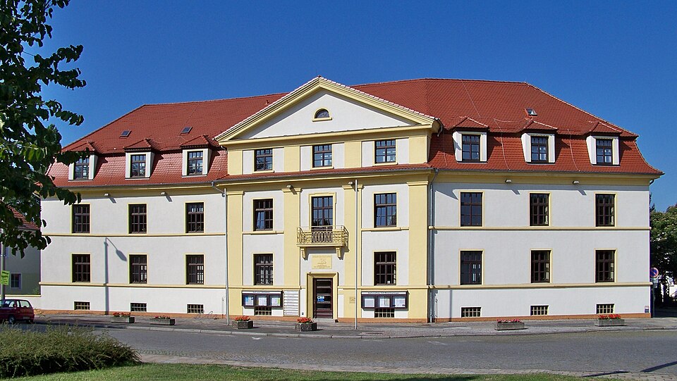Wintergarten-Fachbetriebe in Leuna: Rathaus