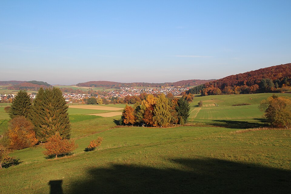 Wintergarten-Fachbetriebe in Lohra: Stadtansicht – Foto: Gerold Rosenberg 01:02, 12 November 2015 Wintergarten-Fachbetriebe in Lohra: Stadtansicht