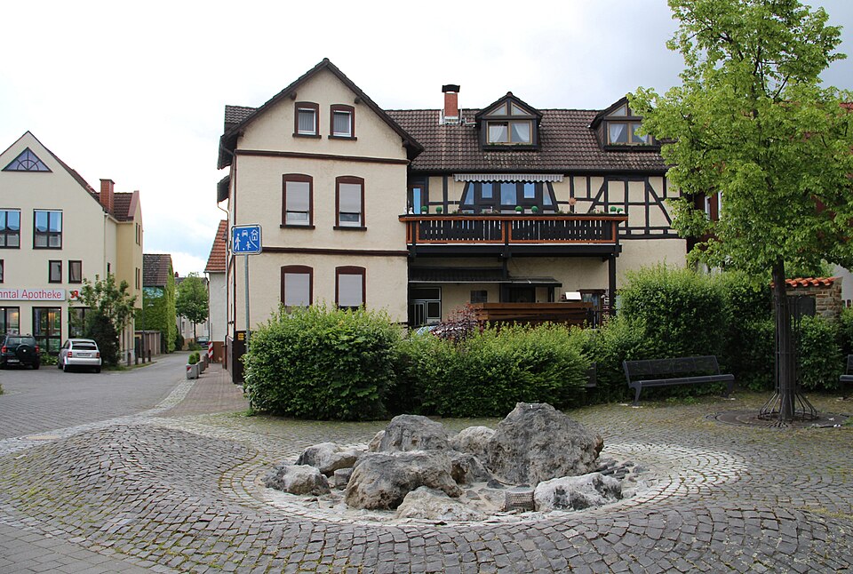 Wintergarten-Fachbetriebe in Lollar: Stadtansicht – Foto: Gerold Rosenberg 13:08, 24 May 2014 Wintergarten-Fachbetriebe in Lollar: Stadtansicht