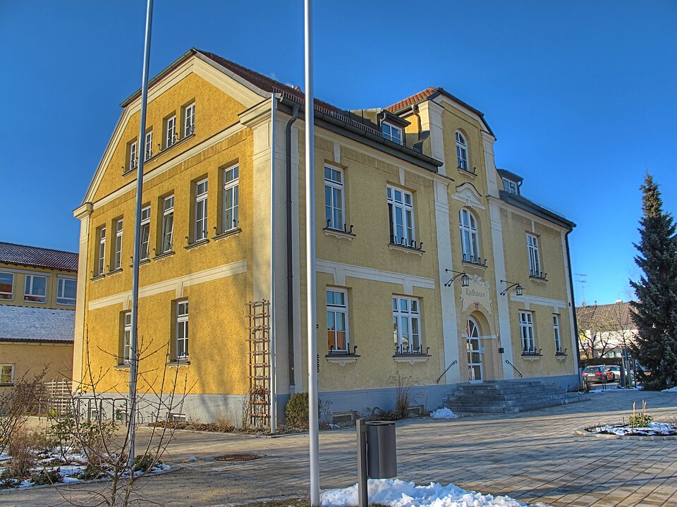 Wintergarten-Fachbetriebe in Maisach: Rathaus – Foto: Richard Huber Wintergarten-Fachbetriebe in Maisach: Rathaus