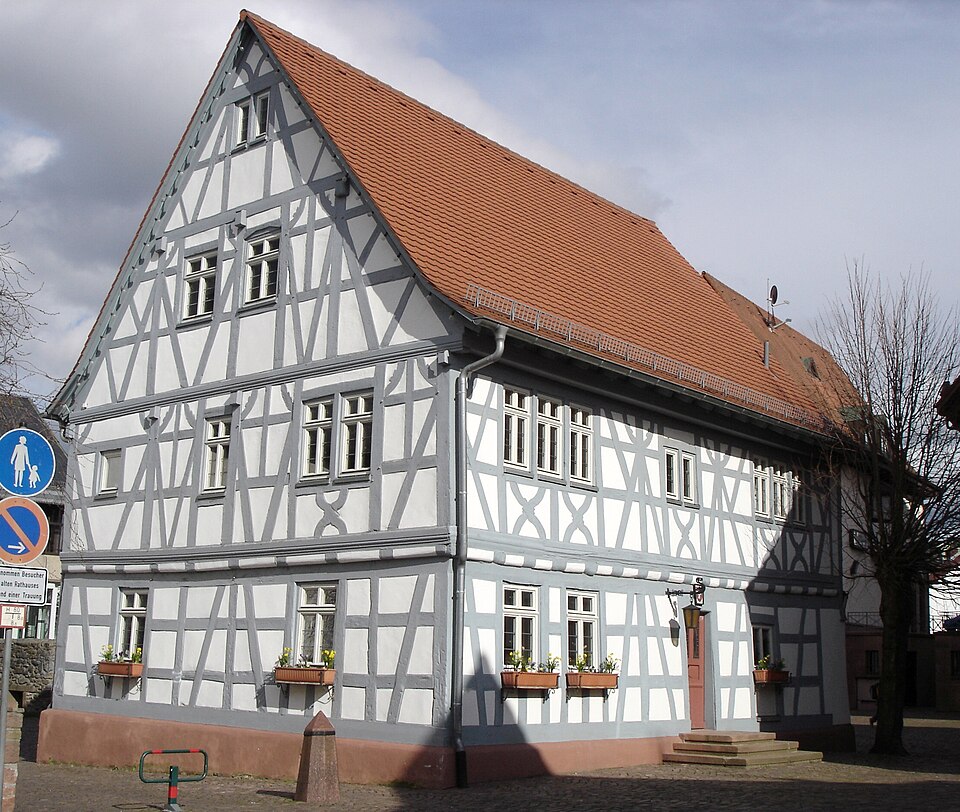 Wintergarten-Fachbetriebe in Mörlenbach: Altes Rathaus – Foto: Christian Blaesing Wintergarten-Fachbetriebe in Mörlenbach: Altes Rathaus