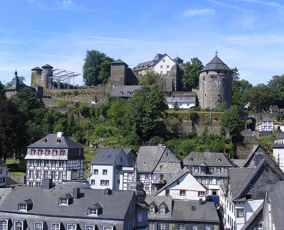 Wintergarten-Fachbetriebe in Monschau: Burg – Foto: Steffen Heinz Caronna Wintergarten-Fachbetriebe in Monschau: Burg