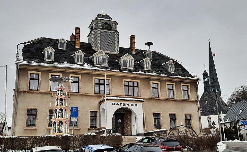 Wintergarten-Fachbetriebe in Mülsen: Rathaus – Foto: Aagnverglaser Wintergarten-Fachbetriebe in Mülsen: Rathaus