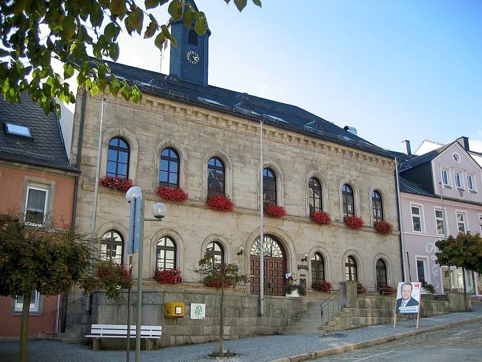 Wintergarten-Fachbetriebe in Münchberg: Rathaus – Foto: Mamello Wintergarten-Fachbetriebe in Münchberg: Rathaus