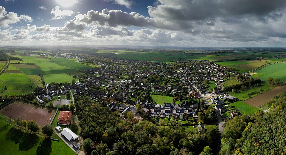 Wintergarten-Fachbetriebe in Niederzier: Stadtansicht – Foto: Maximilian Schönherr Wintergarten-Fachbetriebe in Niederzier: Stadtansicht