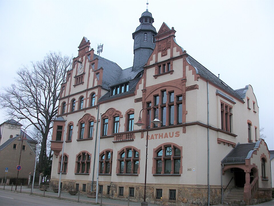 Wintergarten-Fachbetriebe in Oberlungwitz: Rathaus – Foto: Aagnverglaser Wintergarten-Fachbetriebe in Oberlungwitz: Rathaus