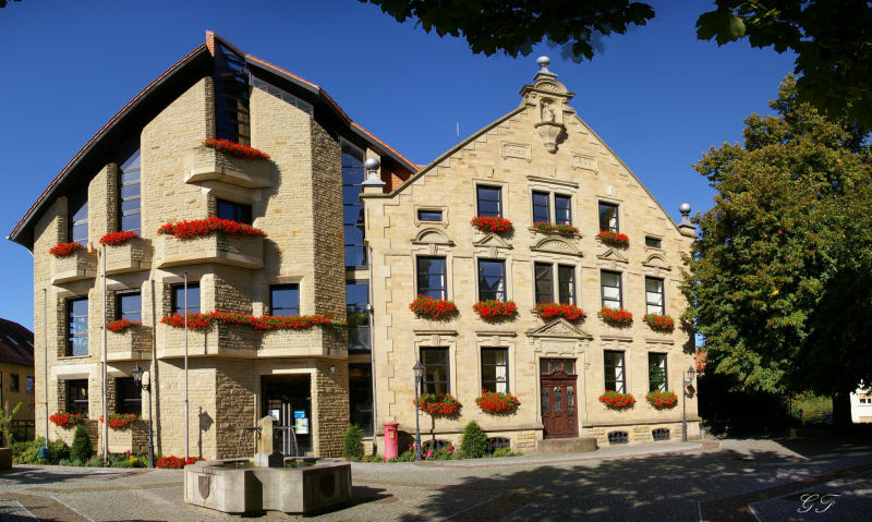 Wintergarten-Fachbetriebe in Östringen: Rathaus