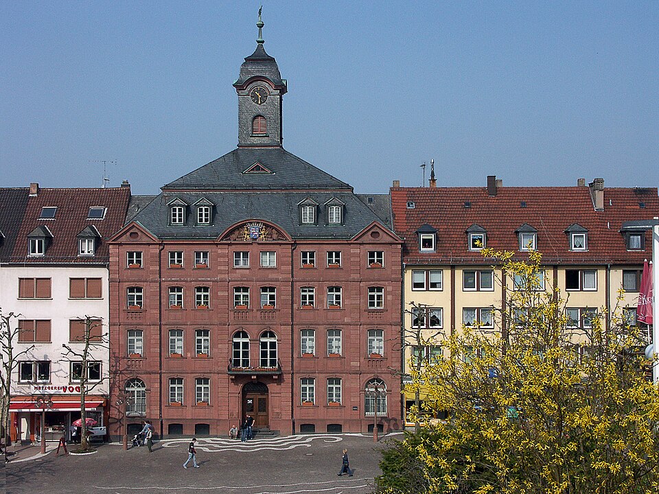 Wintergarten-Fachbetriebe in Pirmasens: Altes Rathaus – Foto: Bearbeitung: Achim Lammerts , Original: Juergen Kappenberg Wintergarten-Fachbetriebe in Pirmasens: Altes Rathaus