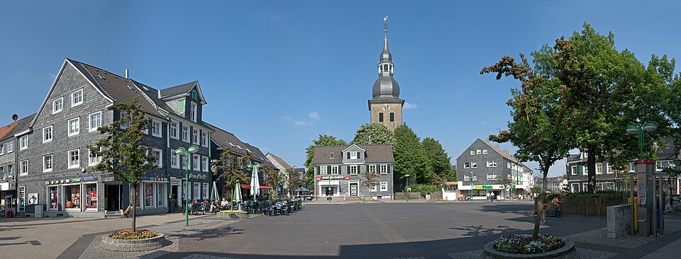 Wintergarten-Fachbetriebe in Radevormwald: Marktplatz – Foto: Hans Peter Schaefer Wintergarten-Fachbetriebe in Radevormwald: Marktplatz
