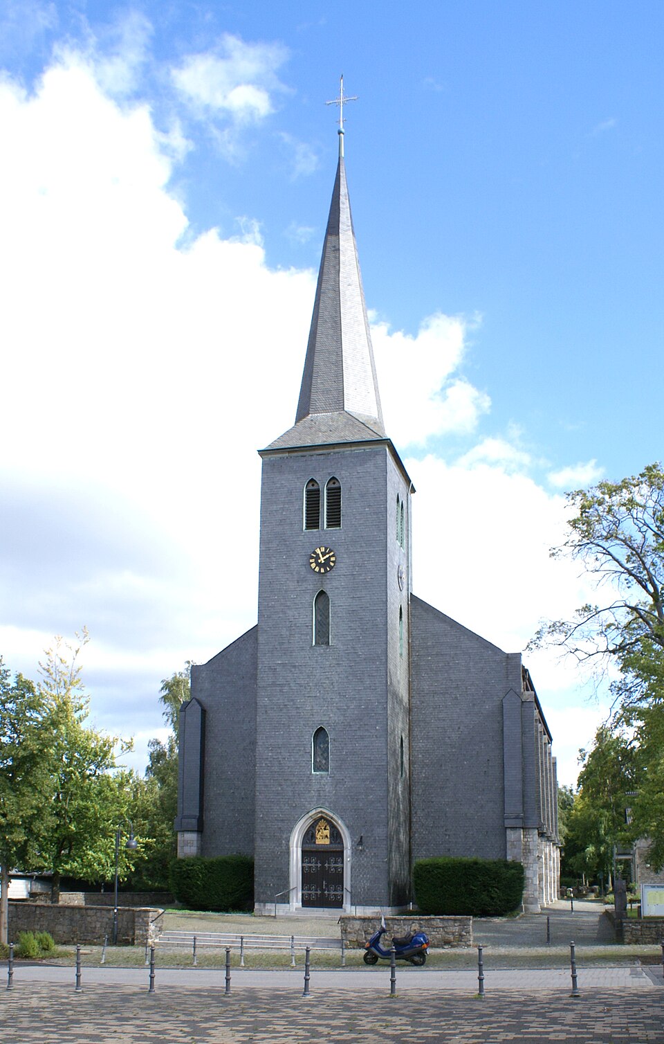 Wintergarten-Fachbetriebe in Roetgen: Hauptstraße Katholische Hallenkirche