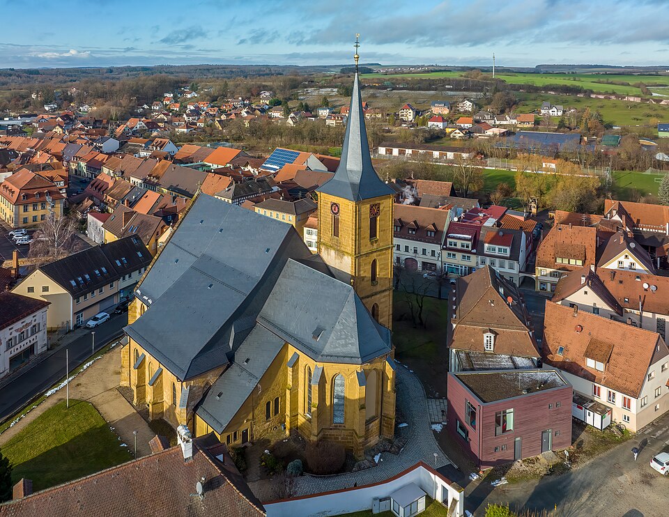 Wintergarten-Fachbetriebe in Scheßlitz: St. Kilian Luftbild – Foto: Ermell Wintergarten-Fachbetriebe in Scheßlitz: St. Kilian Luftbild