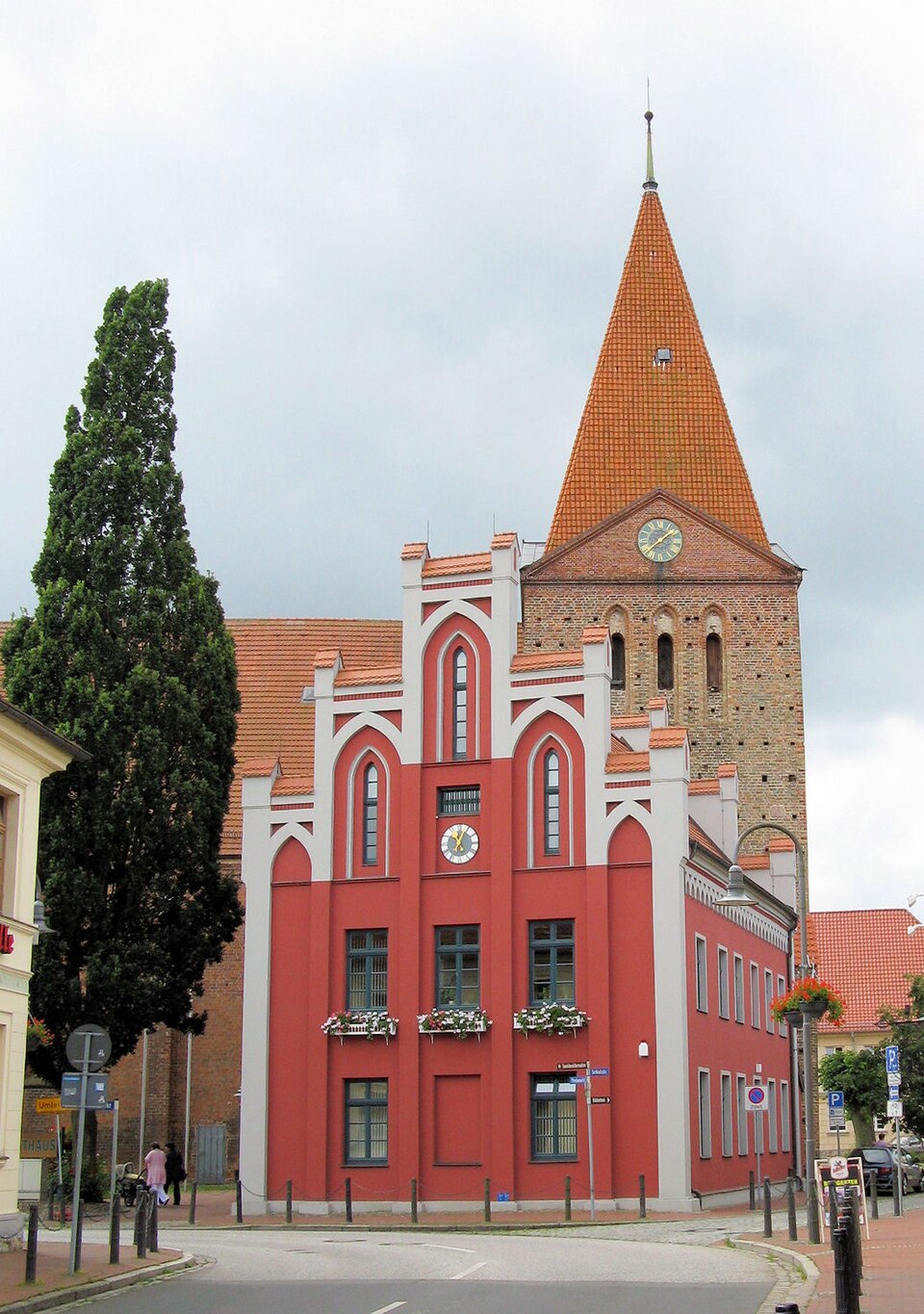 Wintergarten-Fachbetriebe in Schwaan: Rathaus Kirche