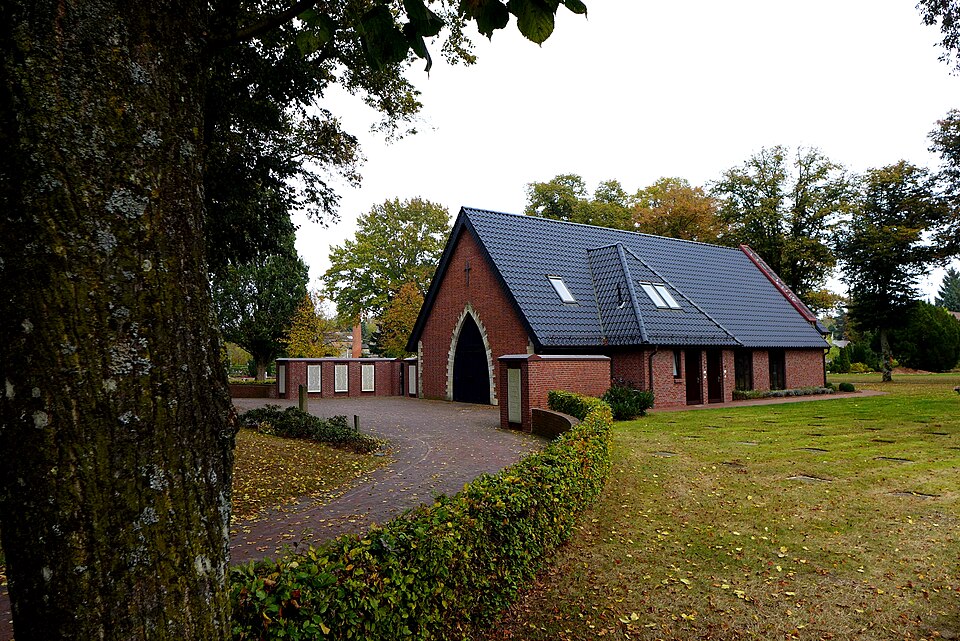 Wintergarten-Fachbetriebe in Sittensen: Friedhofskapelle – Foto: Oxfordian Kissuth Wintergarten-Fachbetriebe in Sittensen: Friedhofskapelle