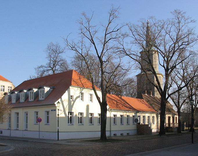 Wintergarten-Fachbetriebe in Teltow: Marktplatz und Kirche – Foto: Lienhard Schulz Wintergarten-Fachbetriebe in Teltow: Marktplatz und Kirche