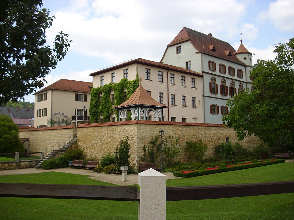 Wintergarten-Fachbetriebe in Treuchtlingen: Stadtschloss – Foto: Aarp65 Wintergarten-Fachbetriebe in Treuchtlingen: Stadtschloss
