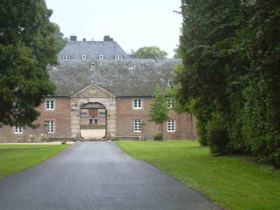 Wintergarten-Fachbetriebe in Vettweiß: Müddersheim Burg – Foto: Papa1234 Wintergarten-Fachbetriebe in Vettweiß: Müddersheim Burg