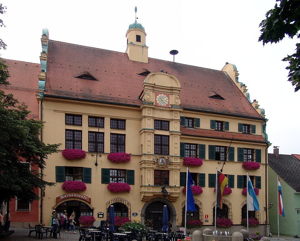 Wintergarten-Fachbetriebe in Vohenstrauß: Rathaus – Foto: btr Wintergarten-Fachbetriebe in Vohenstrauß: Rathaus