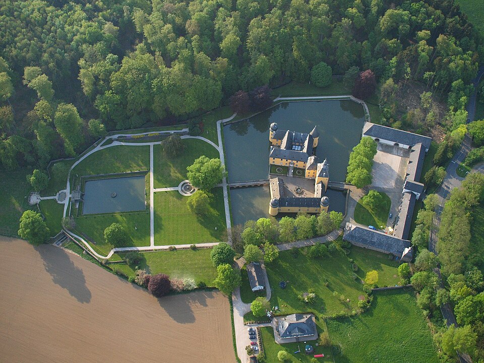 Wintergarten-Fachbetriebe in Wachtberg: Stadtansicht – Foto: Wolkenkratzer Wintergarten-Fachbetriebe in Wachtberg: Stadtansicht