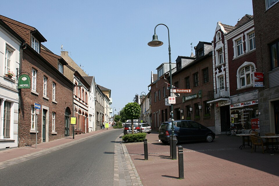 Wintergarten-Fachbetriebe in Wassenberg: Kirchstraße – Foto: Frank Vincentz Wintergarten-Fachbetriebe in Wassenberg: Kirchstraße