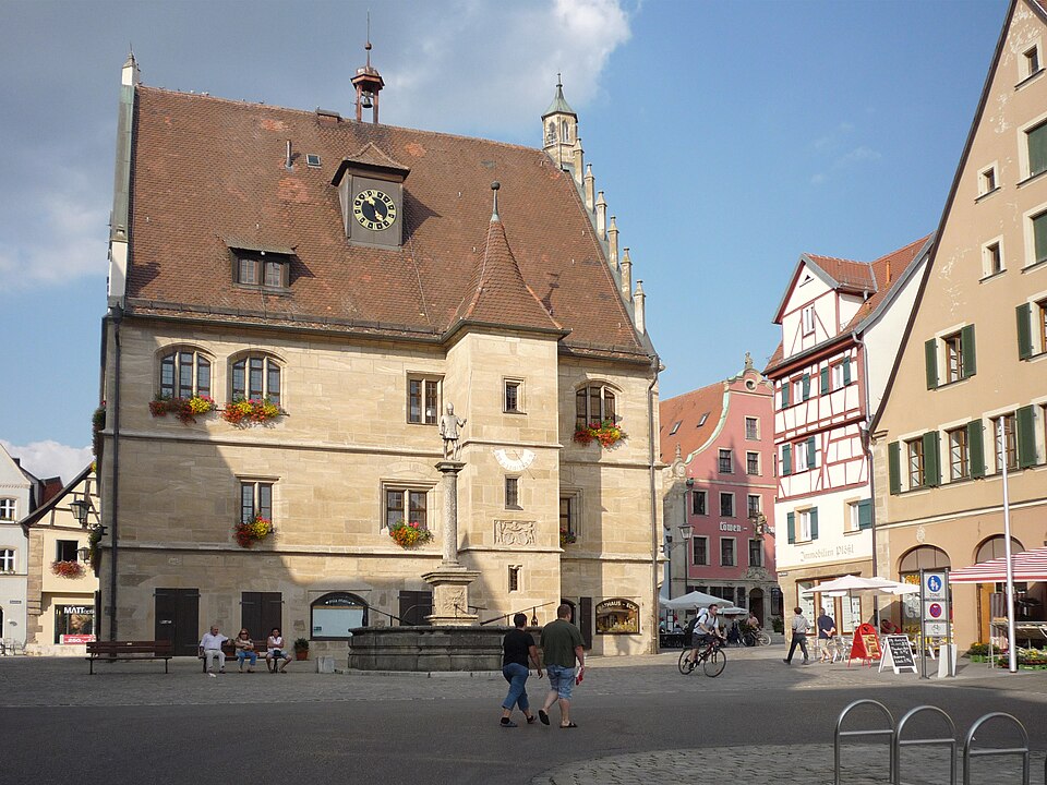 Wintergarten-Fachbetriebe in Weißenburg in Bayern: Altes Rathaus