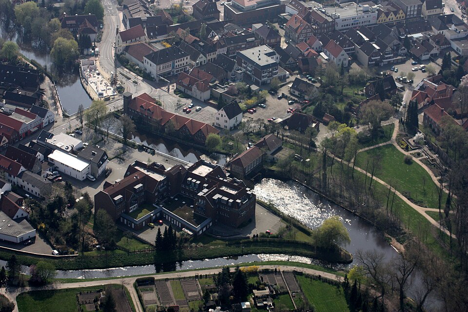 Wintergarten-Fachbetriebe in Wildeshausen: Stadtansicht – Foto: Fotoflug Wildeshausen Wintergarten-Fachbetriebe in Wildeshausen: Stadtansicht