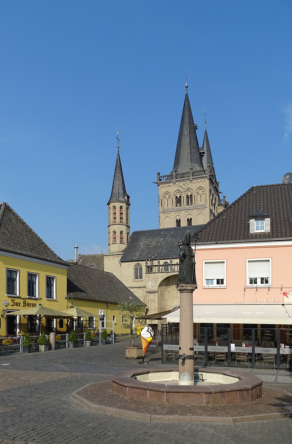 Wintergarten-Fachbetriebe in Xanten: Markt Norbertbrunnen