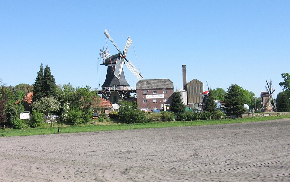 Wintergarten-Fachbetriebe in Zetel: Rutteler Mühle – Foto: Michiel1972 Wintergarten-Fachbetriebe in Zetel: Rutteler Mühle