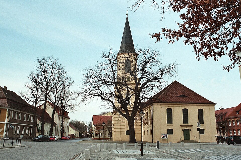 Wintergarten-Fachbetriebe in Zossen: Dreifaltigkeitskirche – Foto: Dguendel Wintergarten-Fachbetriebe in Zossen: Dreifaltigkeitskirche