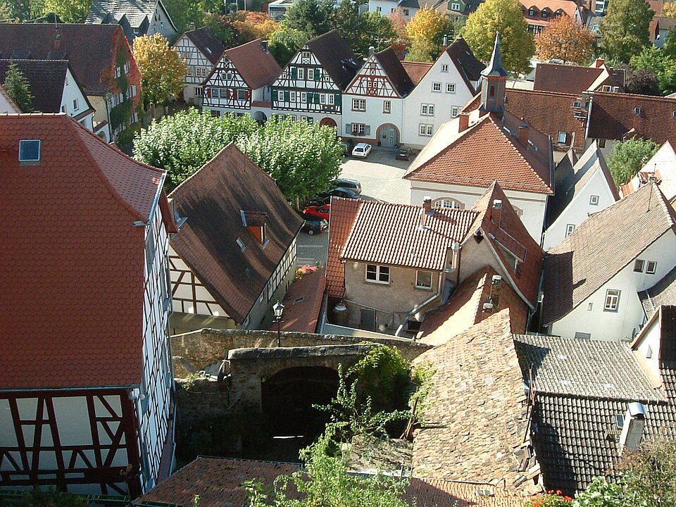 Wintergarten-Fachbetriebe in Zwingenberg: Stadtansicht – Foto: Photonpoet at English Wikipedia Wintergarten-Fachbetriebe in Zwingenberg: Stadtansicht